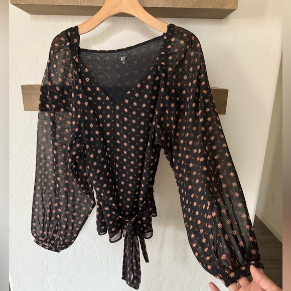 Ann Taylor|Boho floral sheer black long sleeve blouse with tie waist•Oversized - Picture 7 of 13